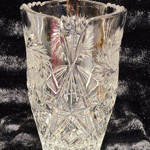 Beautiful 8.75" Lead Crystal Vase